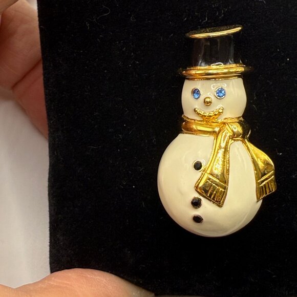 ๐ฑ 5 for $10. Vintage Monet Snowman Pin Brooch - Picture 2 of 5